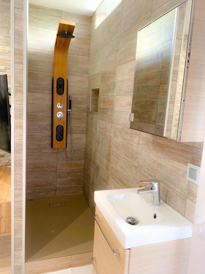 Le Menhir 2 Jacuzzi Spa Terasse Barbecue La Roche-Blanche  외부 사진